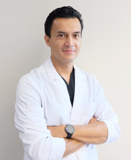 Dr. Fernando Molina